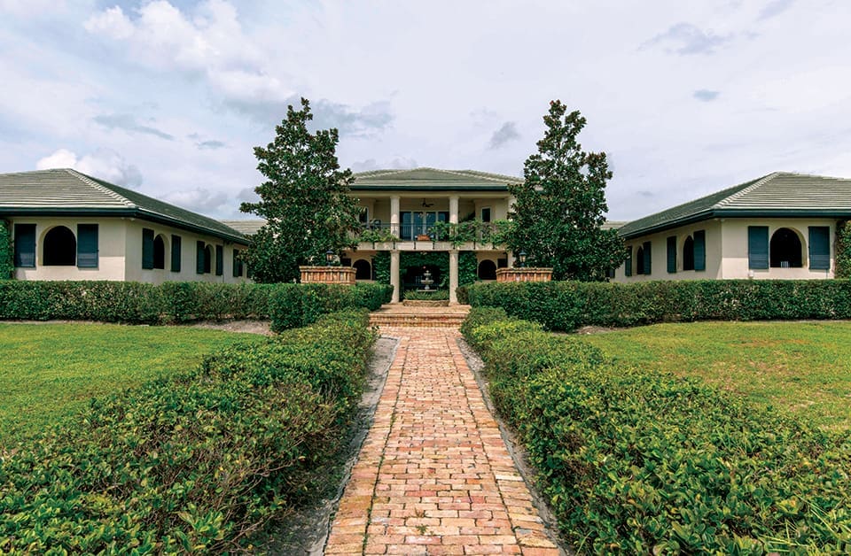 Photography by Carlos Molejon