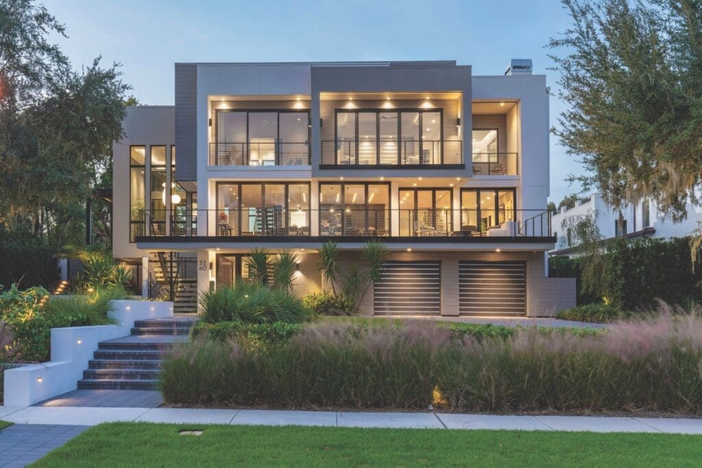 Soak in the Sunshine Inside These Houses Made of Glass 2 ROOST V22.m 3260 Lake Shore Dr 108 rev