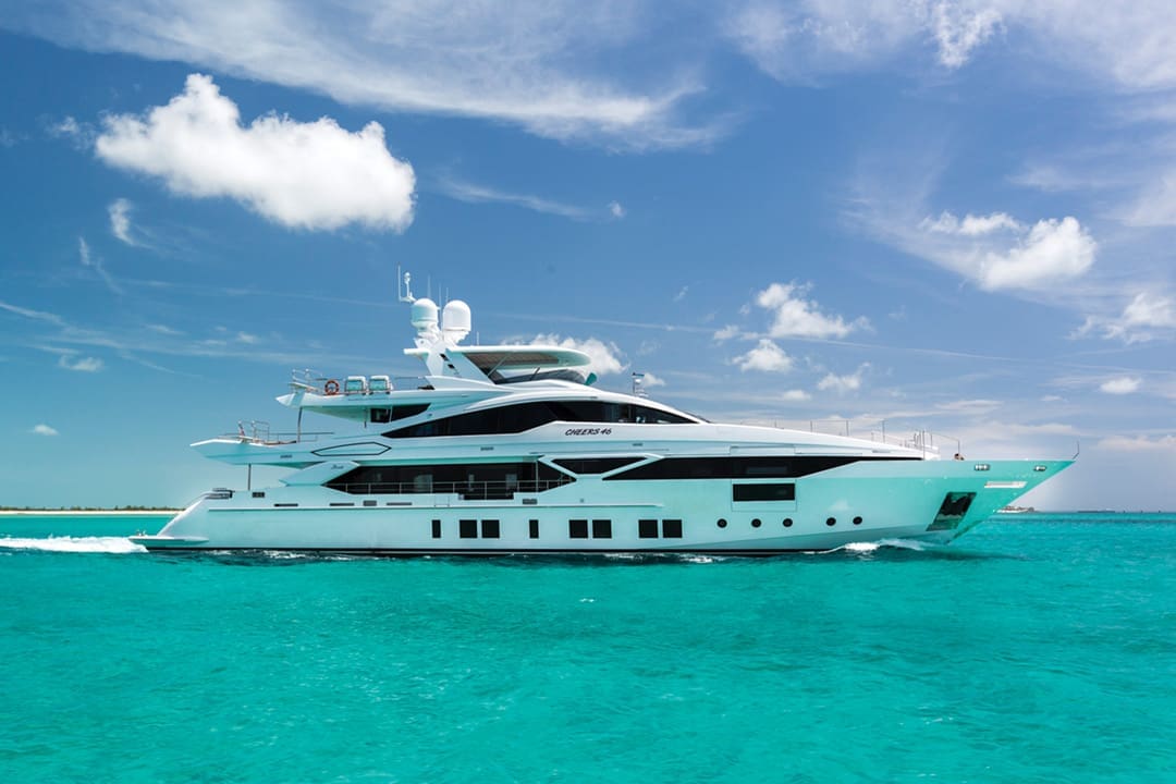 ROOST.V10.001 Cheers 46 Benetti Profile