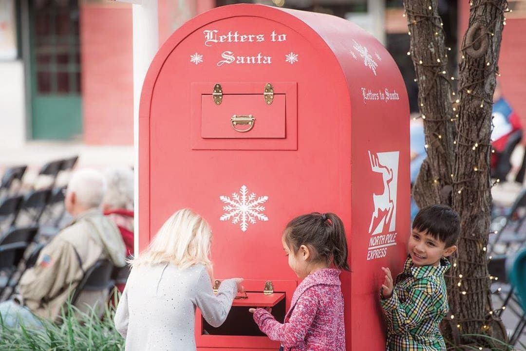 Letter to Santa at Dickens on Centre S5VxOVPcUFL m4sY1AtJlhu18q0ABlZBh