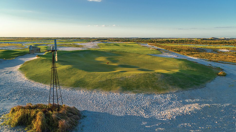 The 9th hole on Streamsong Black is a fun punchbowl green, with a flag in the middle that you can’t always see