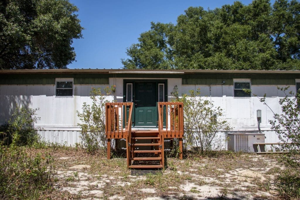 The Top 10 Flamingo Stories That Readers Loved in 2020 10 green and white mobile home