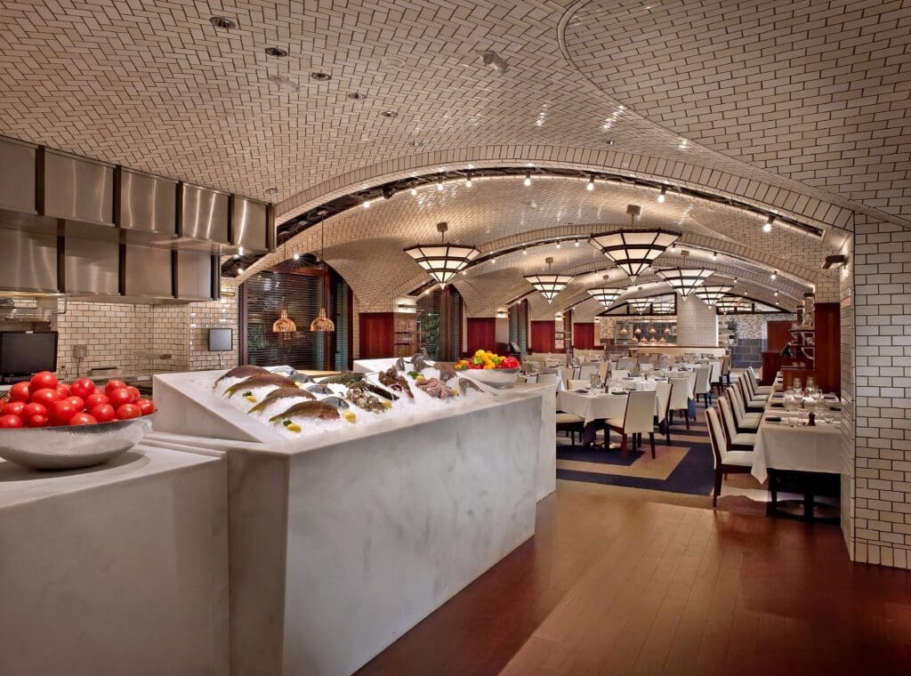 2 LobsterGrille FishDisplay wide