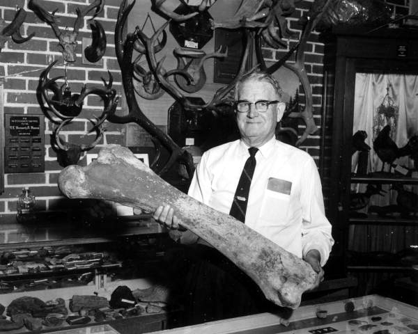 A Tale of Two Toms and the Three K’s 2 TT Wentworth holding bone at museum PC Florida MemoryKarl holland