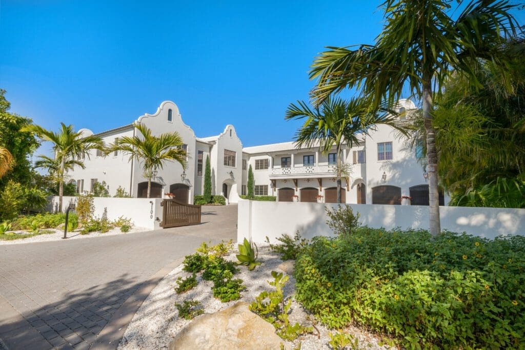 Three Glamorous Florida Homes that Make Perfect Party Pads 2 1