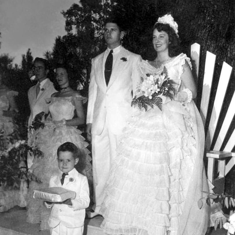 featimage CAPITAL DAME.VOL20.Doris Underwood as queen of the May Day party c005953 rev1