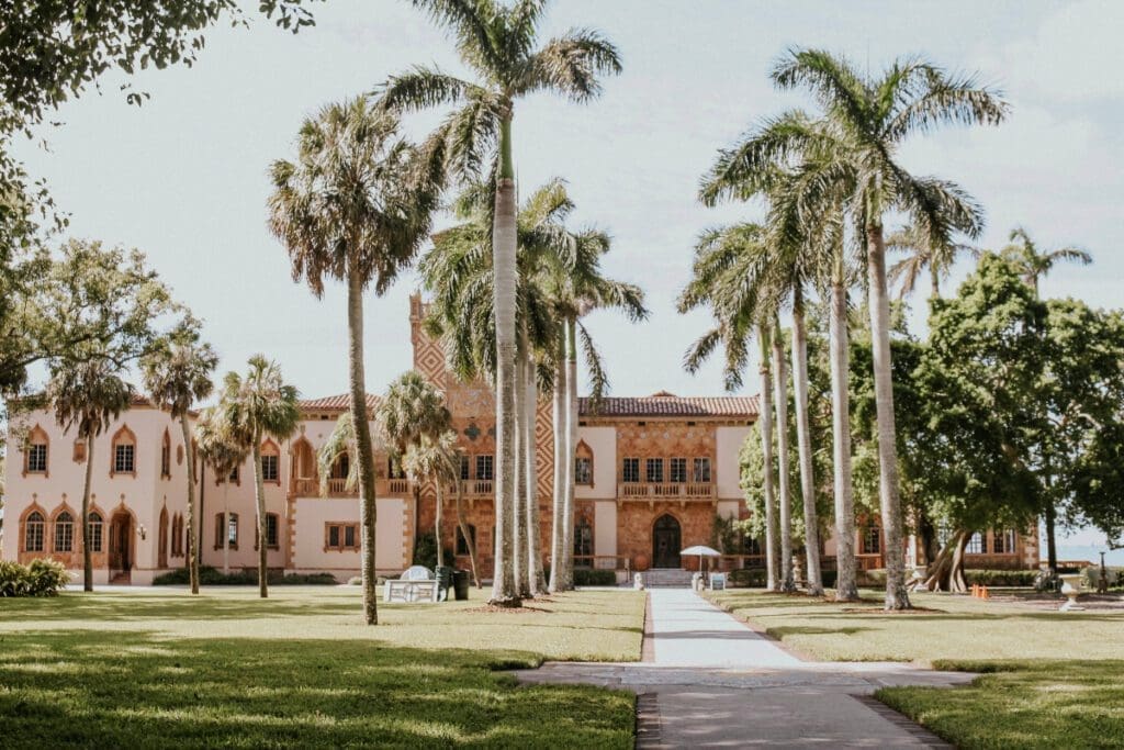 Four Must-Stop Destinations in Sarasota 1 tessa edmiston ISMDPnXxsmM unsplash 1